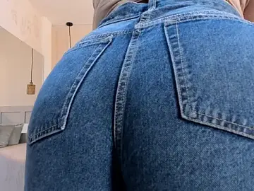 Stripchat Live Sex of MartinaGuzmann