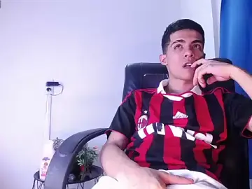 Stripchat Live Porn of Apolo_drake