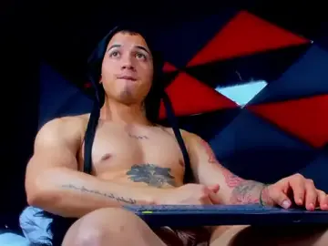 Stripchat Sex Cam of rocoo_santos