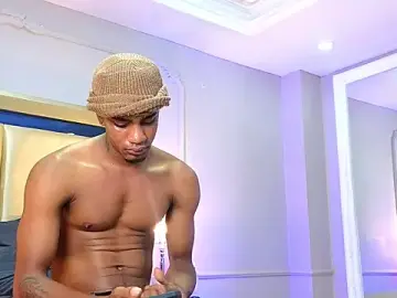 Stripchat Watch Live Sex Cams of AaronCruz_