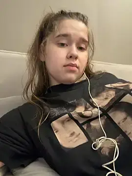 Stripchat Sex Chat of HornyGirlH