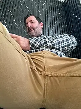Stripchat Private Sex Chat of Hairy_Dad86