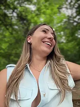 Stripchat Sex Cam of Wonder_Kari