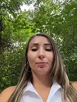 Stripchat Live Sex Cam of Wonder_Kari