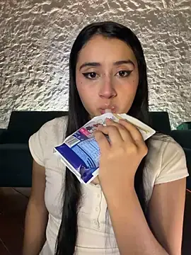 Stripchat Sex Cam of kaori_77