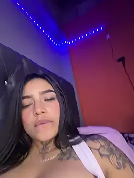 Stripchat Live Porn of Emili_candy