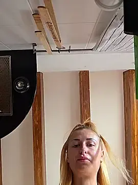 Stripchat Free Live Porn of kylie_blck