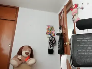 Stripchat Sex Cam of Adele_johnsonn1