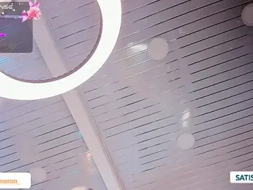 Stripchat Live Sex Cam of JESSI_NAOMI