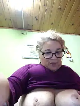 Stripchat Watch Live Sex Cams of momismilf544