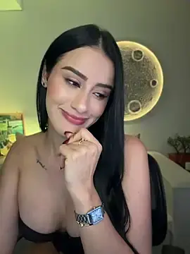 Stripchat Free Porn Cam of SarahhSmitth1