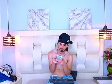 Stripchat Adult Webcam of Lucas_Knight