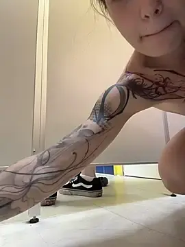 Stripchat Sex Cam of EliteBitch