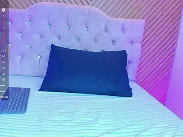 Stripchat Free Porn Cam of EvaaLovia1