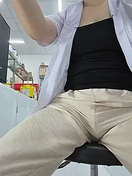 Stripchat Free Live Porn of HinaLovely