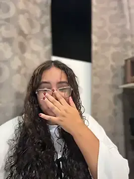 Stripchat Sex Cam of CurlyGirl_1