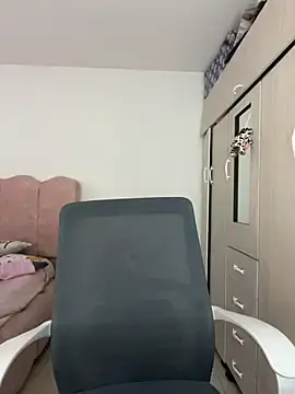Stripchat Best live sex cam show of Emmily_19