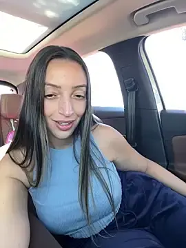 Stripchat Free Live Porn of BelleLouiseVp