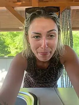 Stripchat Sex Chat of petrouchkaaa_