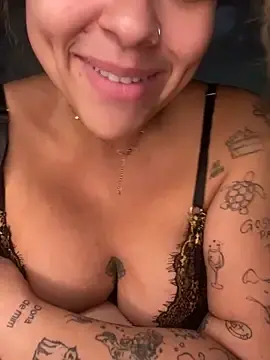 Stripchat Free Porn Cam of Chloe_Leaozinho