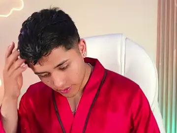 Stripchat Sex Cam of MatiasKorn
