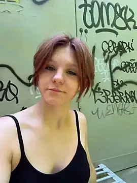 Stripchat Free Porn Cam of MiraReach