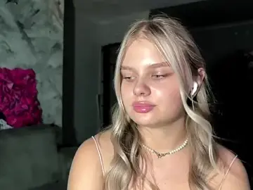 Stripchat Sex Cam of Rita_Blondana