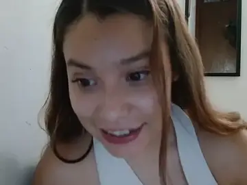 Stripchat Sex Cam of 3littles