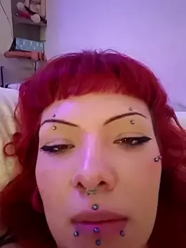 Stripchat Live Sex Cam of Sarah-Stoner