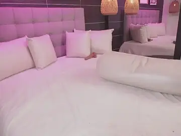 Stripchat Sex Cam of BellaLatinaTS