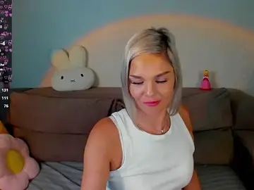 Stripchat Watch Live Sex Cams of Betty_Brock