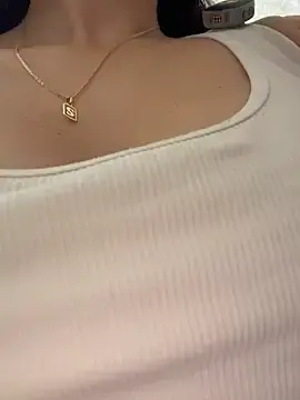 Stripchat Live Sex Cam of LittleDoll___