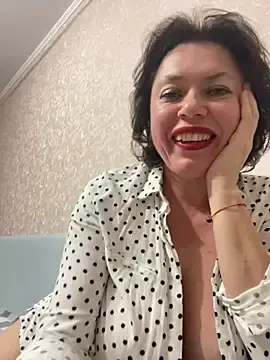 Stripchat Free Porn Cam of Kiramagic