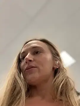 Stripchat Watch Live Sex Cams of lunagirl13
