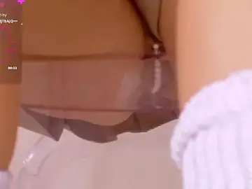 Stripchat Adult Webcam of -LOCOMOCO-