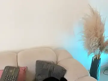 Stripchat Free Porn Cam of 1m_dalhia