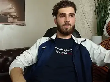 Stripchat Sex Cam of KyloEast