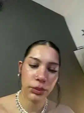 Stripchat Watch Live Sex Cams of LoraShines
