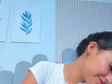 Stripchat Sex Cam of luly_dreams
