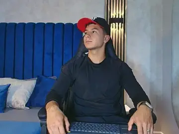 Stripchat Adult Webcam of Noah_Clarkk