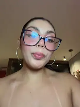 Stripchat Live Sex Cam of zui_lu