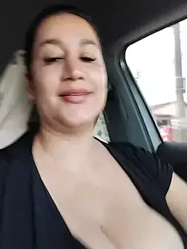 Stripchat Sex Cam of keilymadam