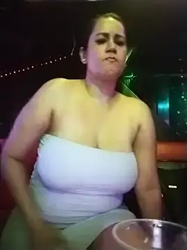 Stripchat Sex Cam of keilymadam