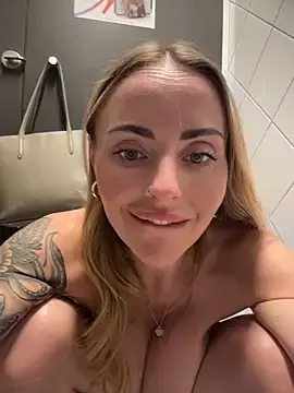 Stripchat Free Live Porn of EmaSalis