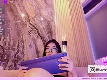 Stripchat Adult Video Chat of Mhiaa_Sweet