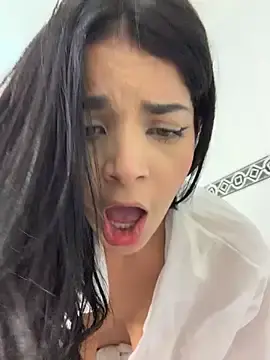 Stripchat Sex Cam of ArieliciousXXX