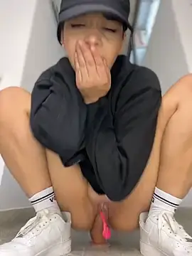 Stripchat Free Porn Cam of ArieliciousXXX