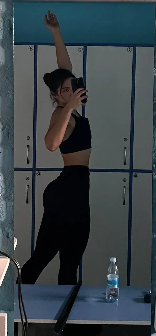 Sandra_Curly