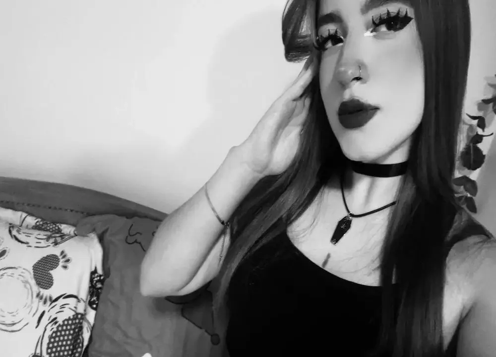 Victoria__doll