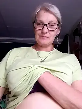 Stripchat Live Sex Cam of irinamaux